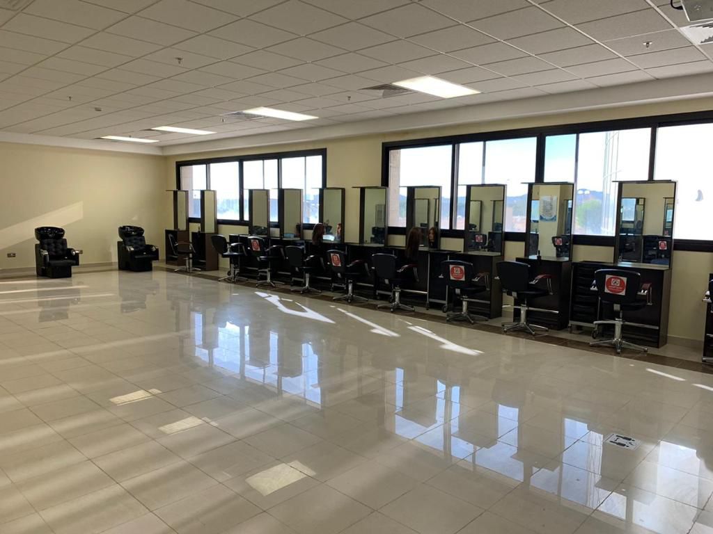 معمل التزيين والتجميل(3).jpg